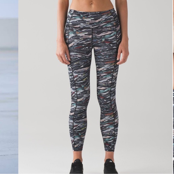Lululemon Fast And Free 7/8 Tight
Mini Sweatr Multi Black size 4 - Picture 1 of 13